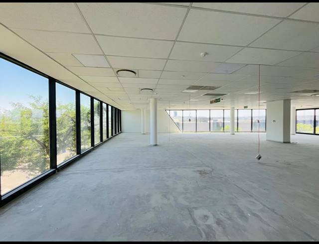 675M² OFFICE TO LET IN WATERFALL